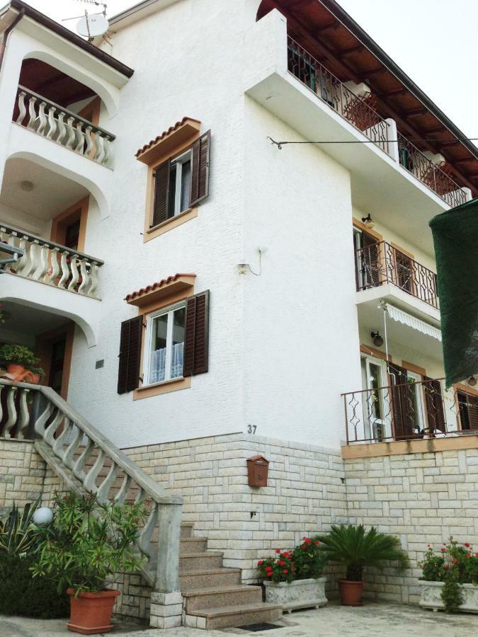 Guest House Ivo Lovran Bagian luar foto