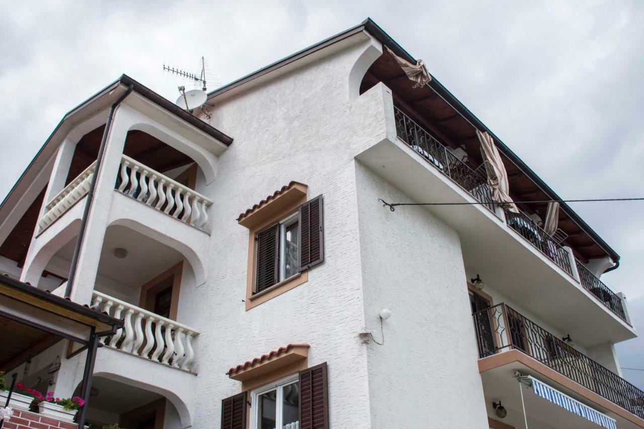 Guest House Ivo Lovran Bagian luar foto