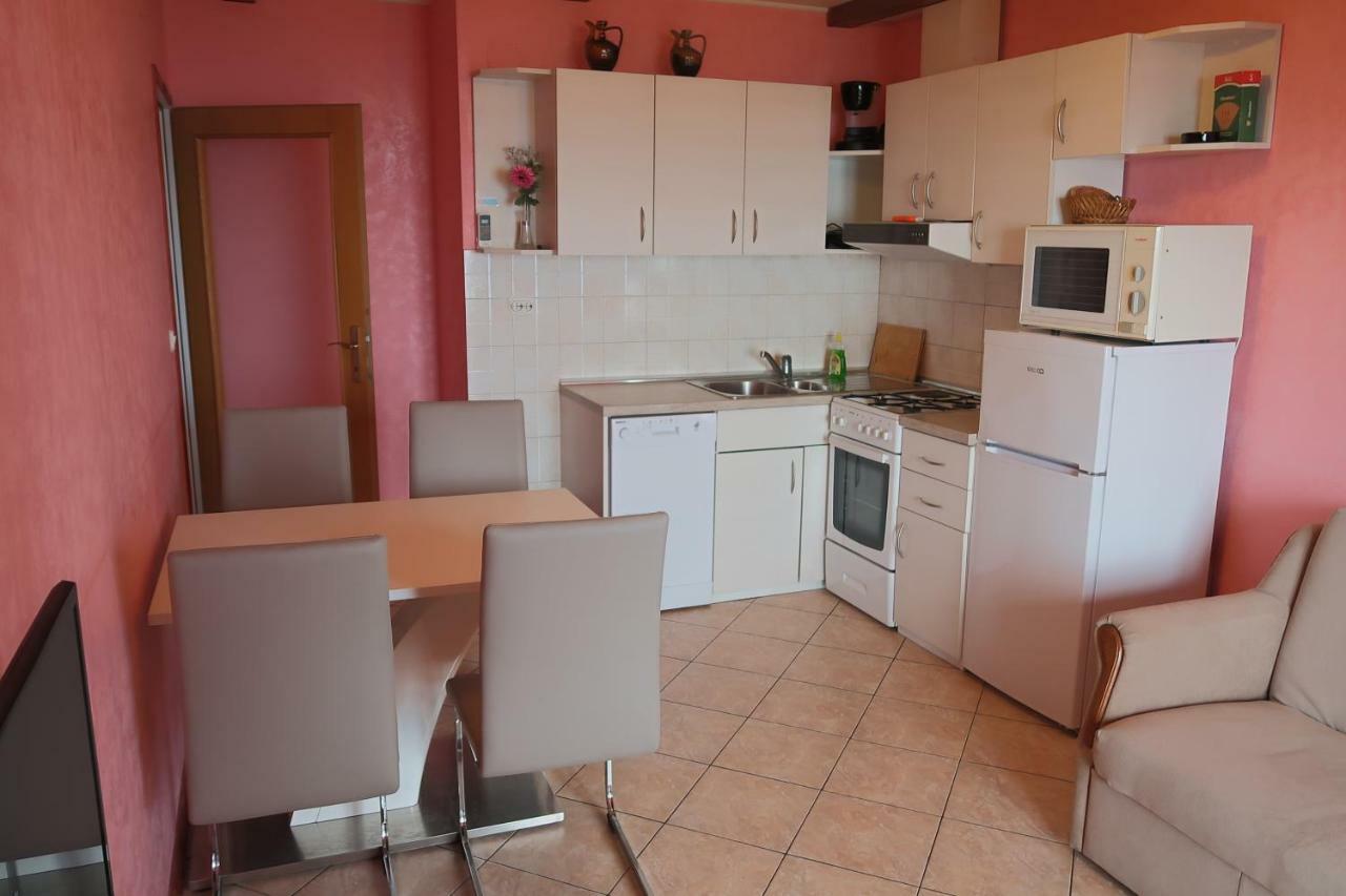 Guest House Ivo Lovran Bagian luar foto