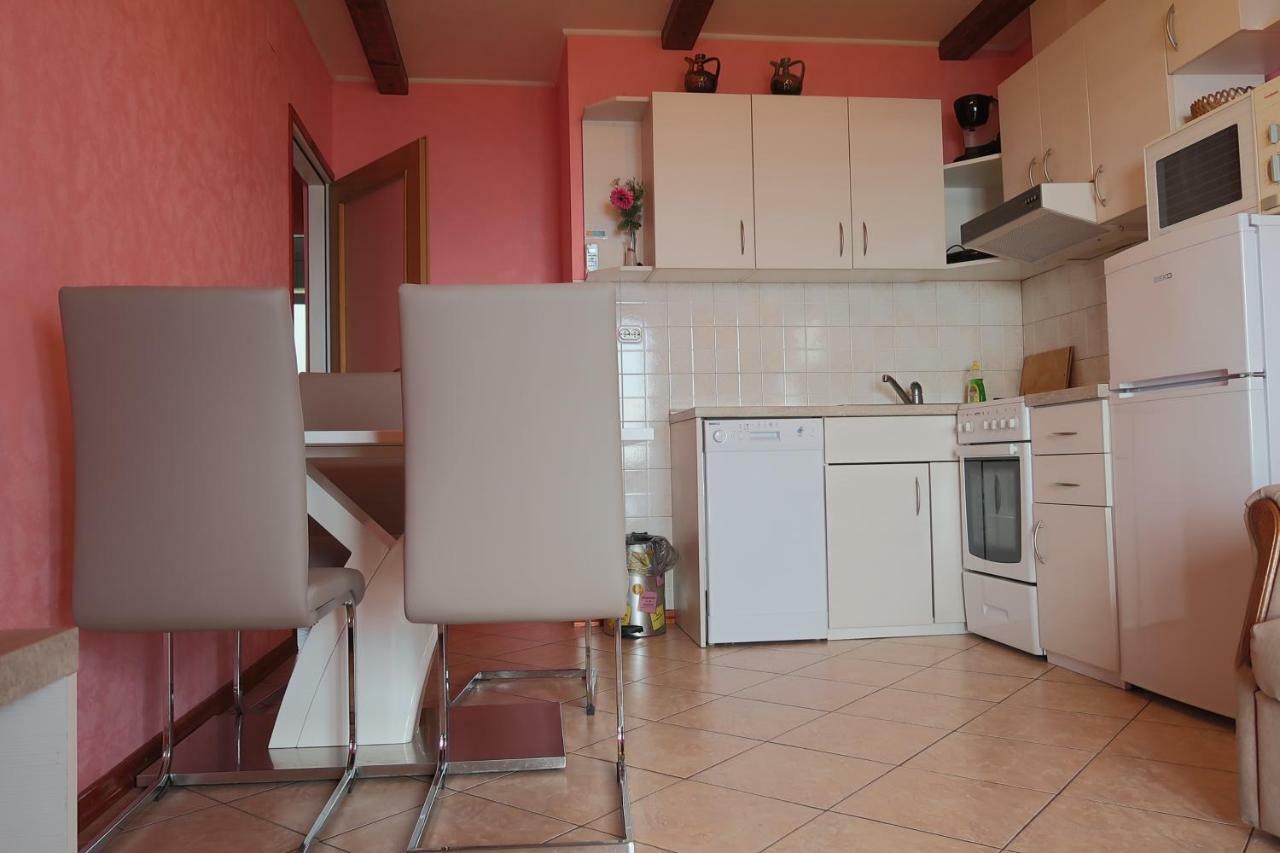 Guest House Ivo Lovran Bagian luar foto